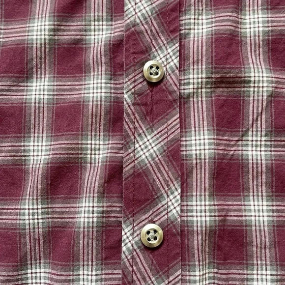 🔥4/$20 Guess Plaid Button  Down - Picture 3 of 10